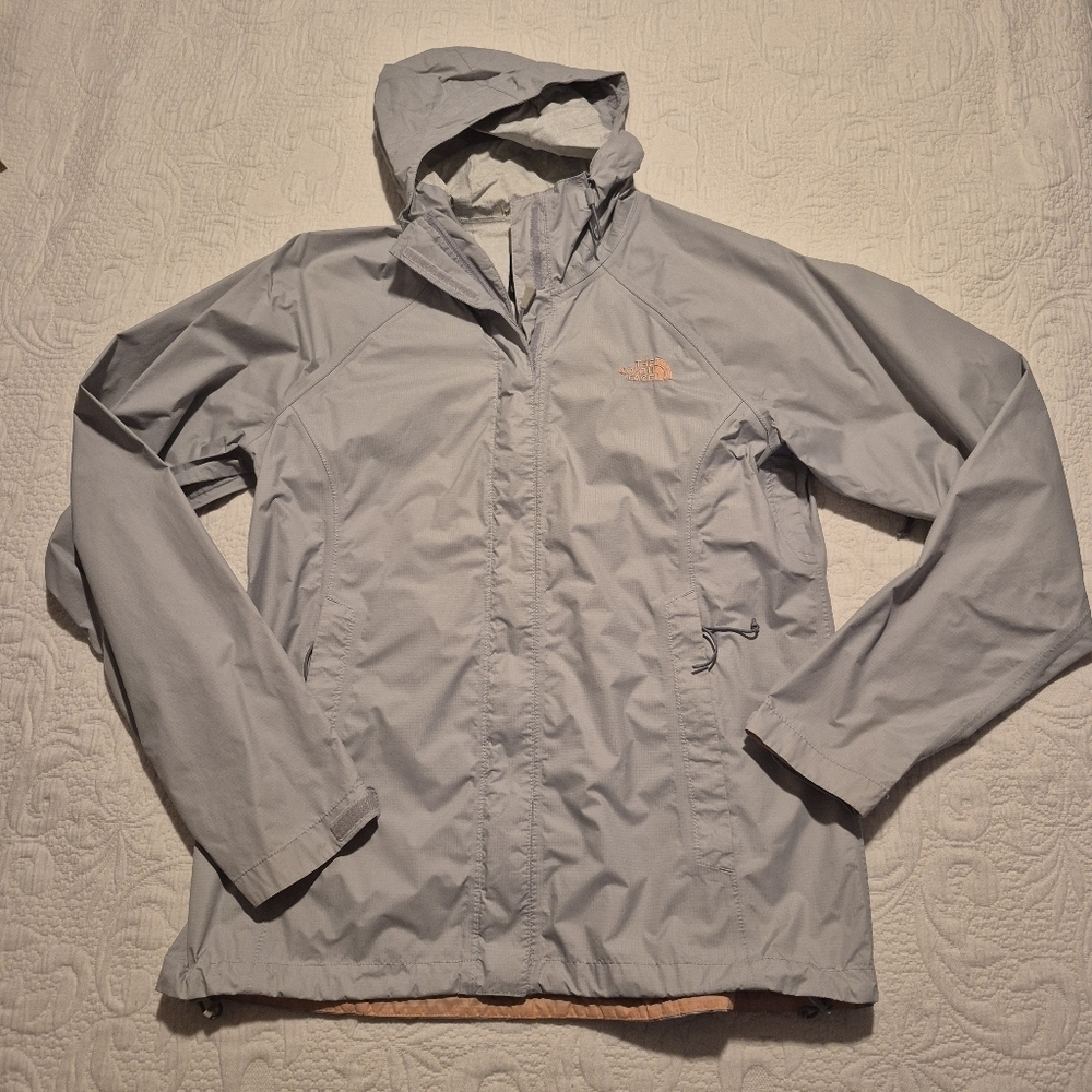 North Face women's Medium gray windbreaker hooded jacket VGUC